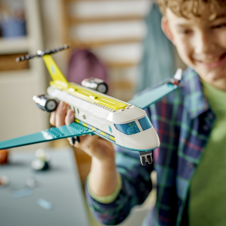 LEGO City Notfallrettungsflugzeug, Bild 3